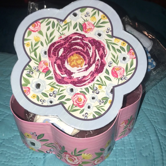 NWT SOCKS IN A BOX - Picture 6 of 8